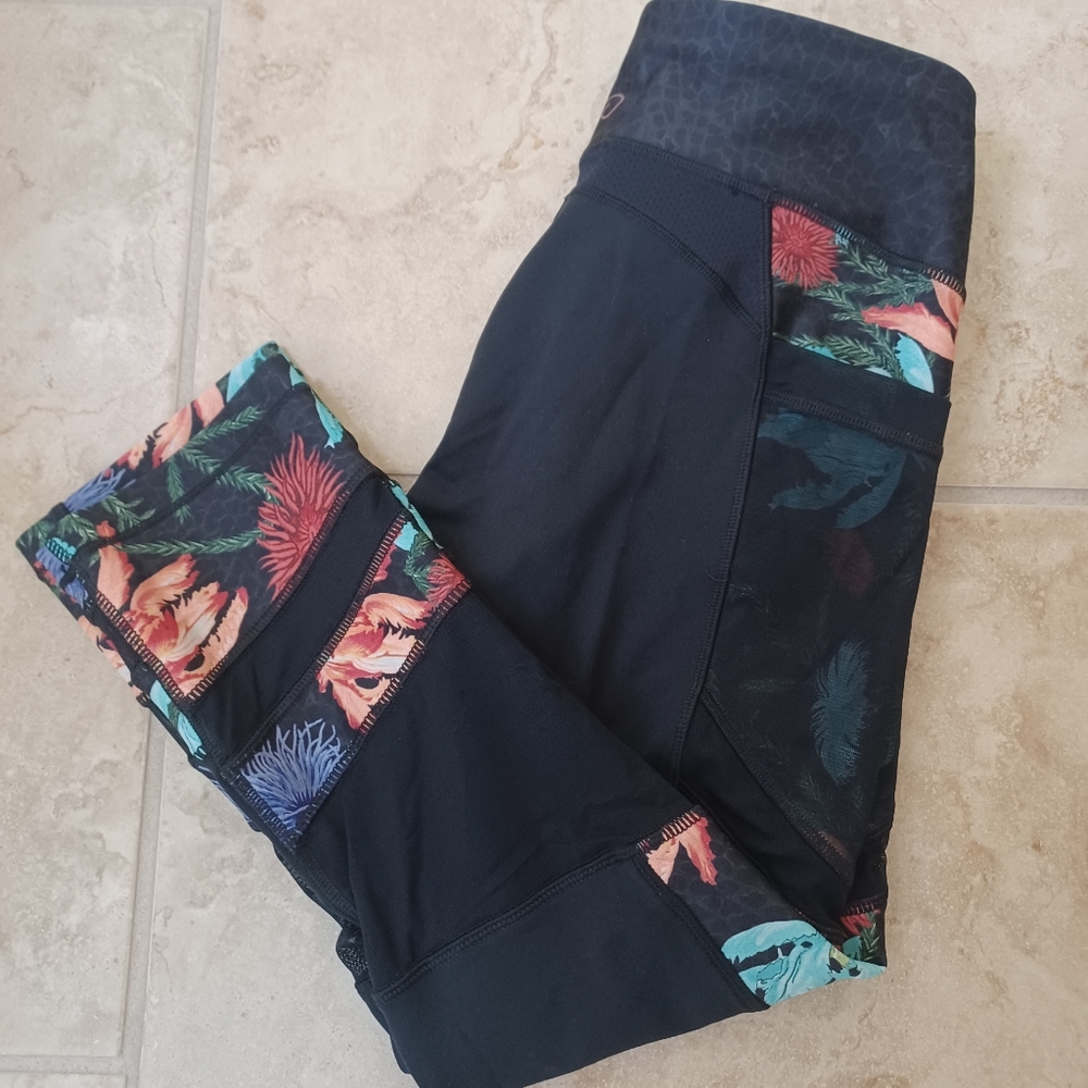 CALIA floral Capri leggings by Carrie Underwood